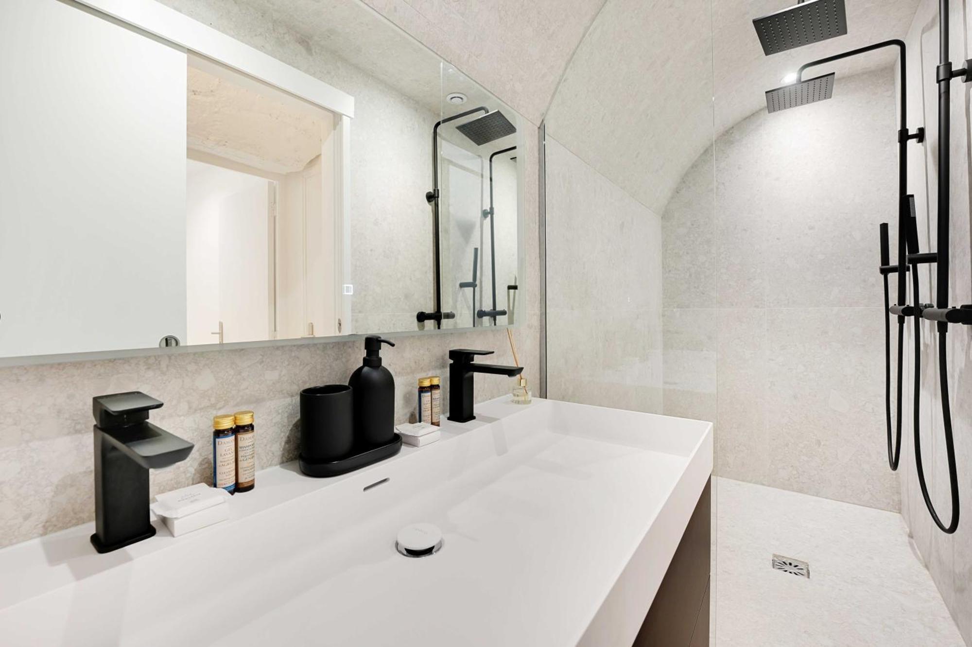 Charming - 3br-8p -centre Pompidou Apartment *